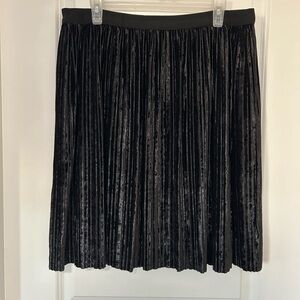 Pleated crushed velvet skirt